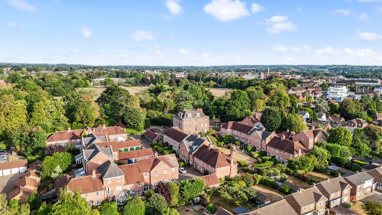 North Parade, Horsham, RH12, photo 8