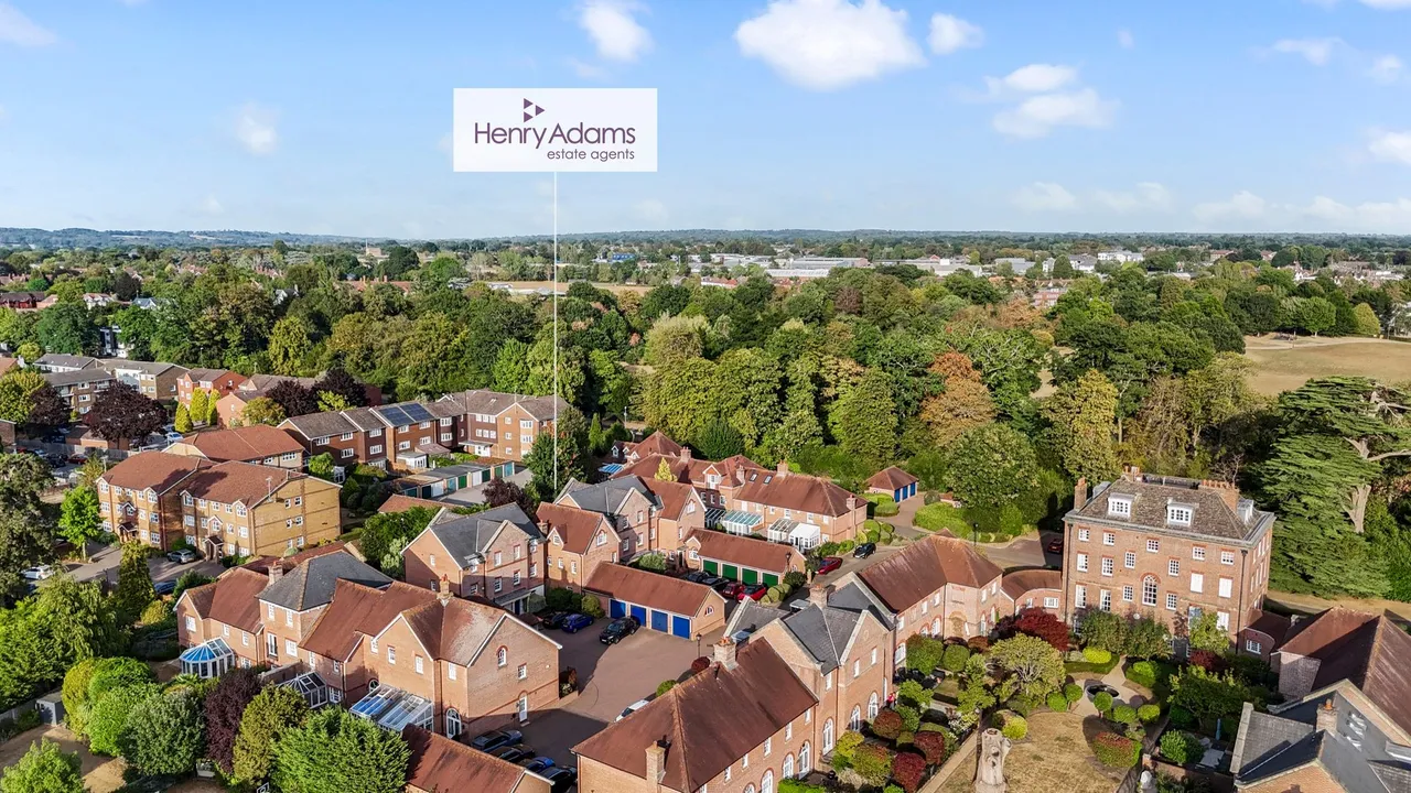 North Parade, Horsham, RH12, photo 17