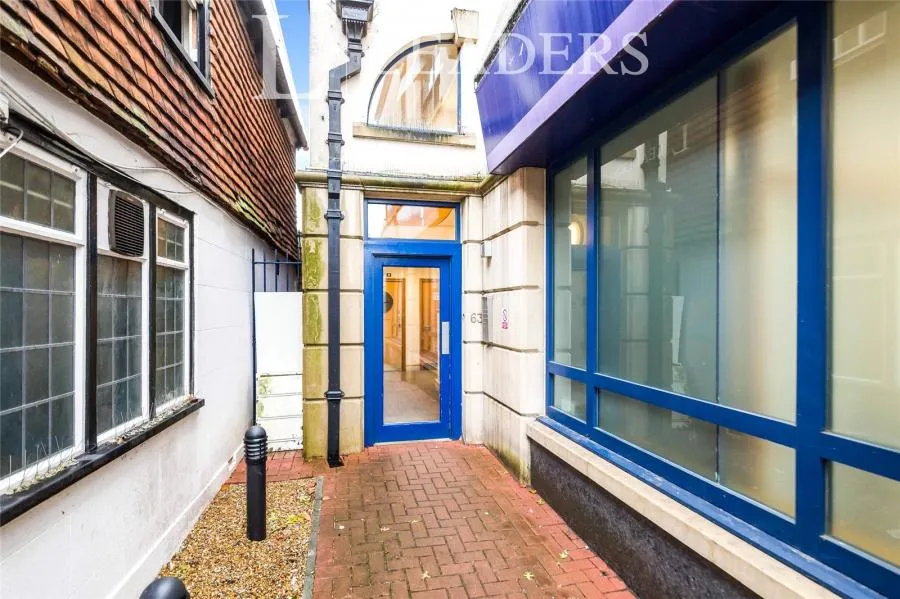 High Street, Crawley, RH10, photo 9