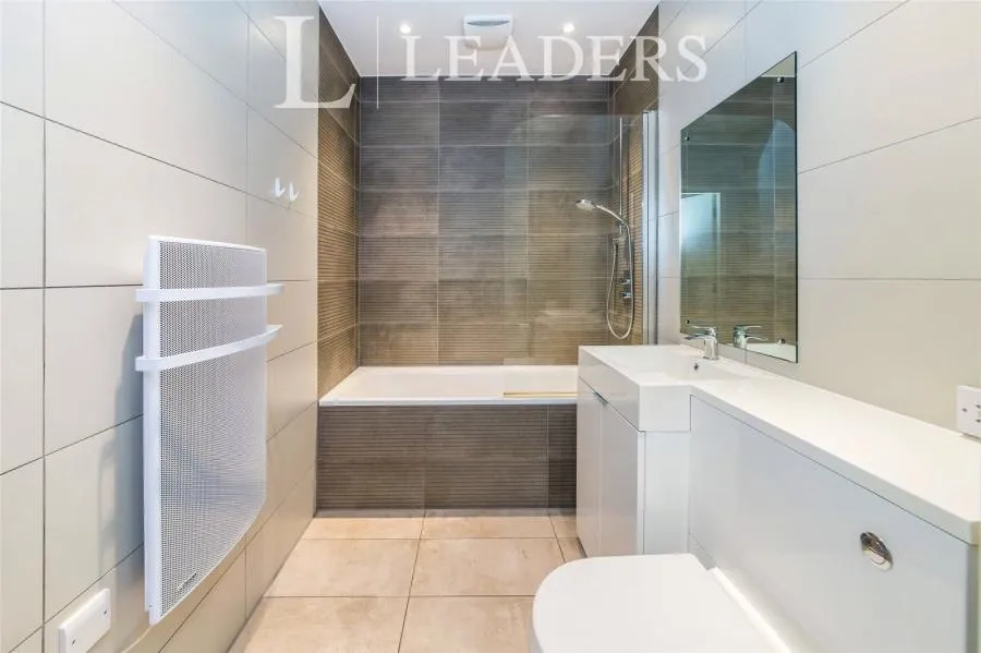 High Street, Crawley, RH10, photo 6