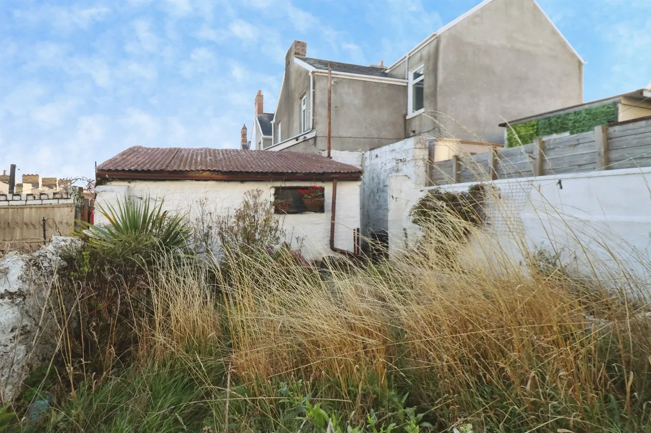 Kenilworth Road, Barry, photo 4