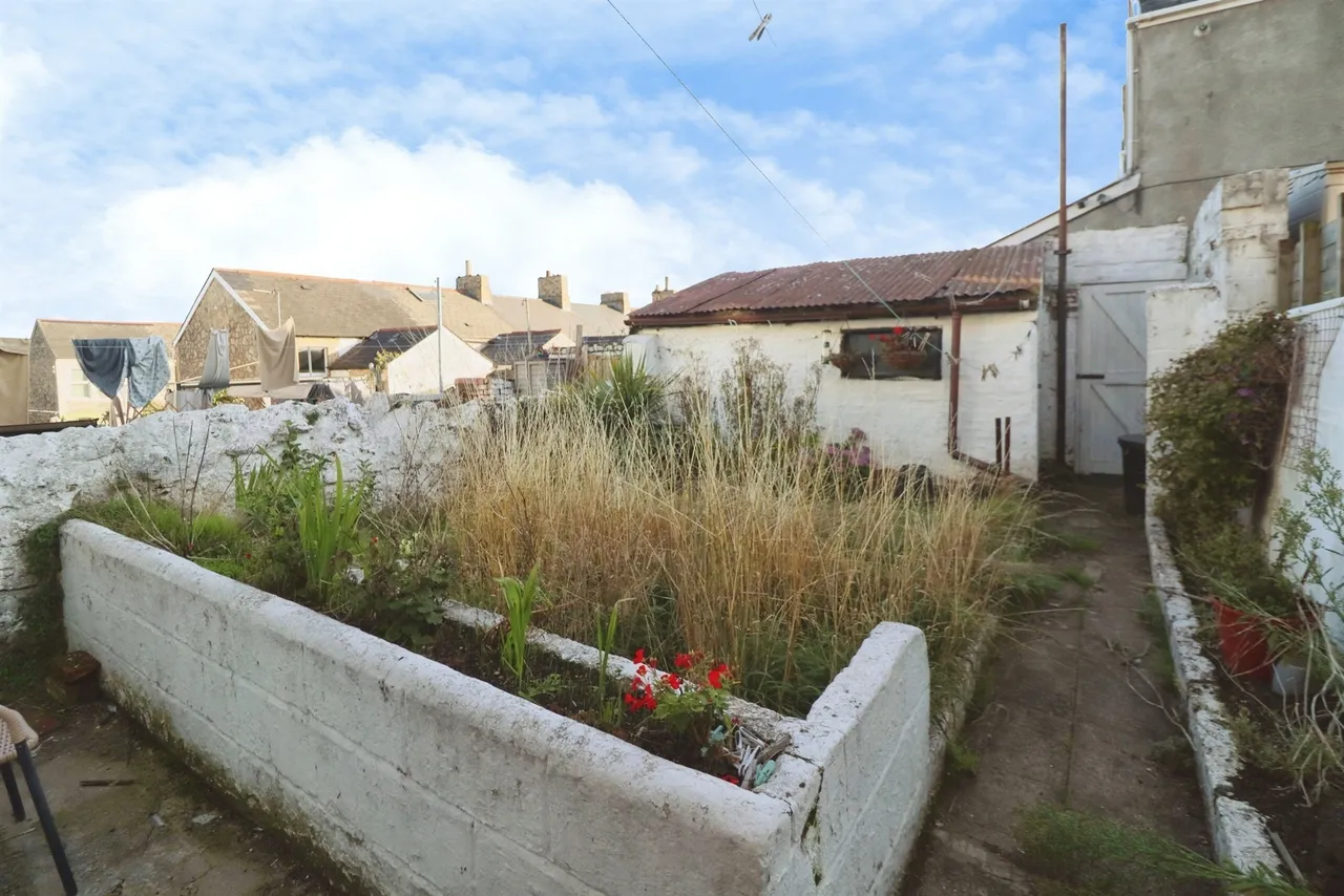 Kenilworth Road, Barry, photo 3