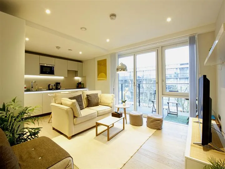 2 bed flat to rent, Wharf Road, London, N1