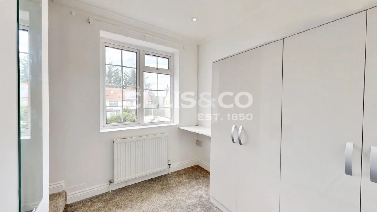 Thorn Close, Northolt, UB5, photo 8
