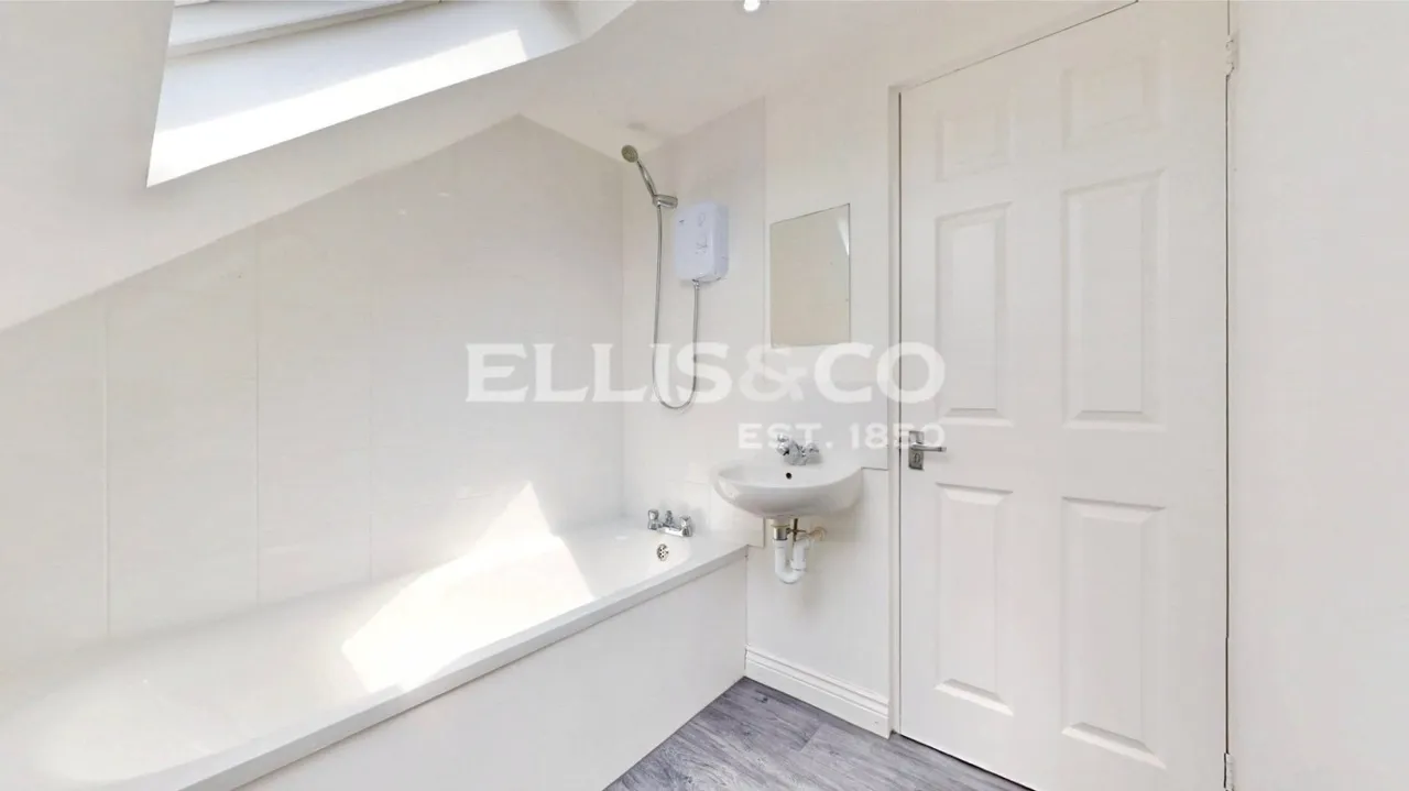 Thorn Close, Northolt, UB5, photo 5
