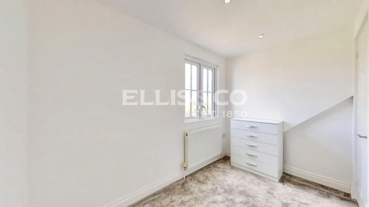 Thorn Close, Northolt, UB5, photo 7