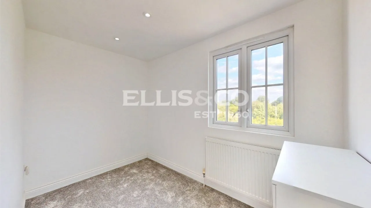 Thorn Close, Northolt, UB5, photo 4
