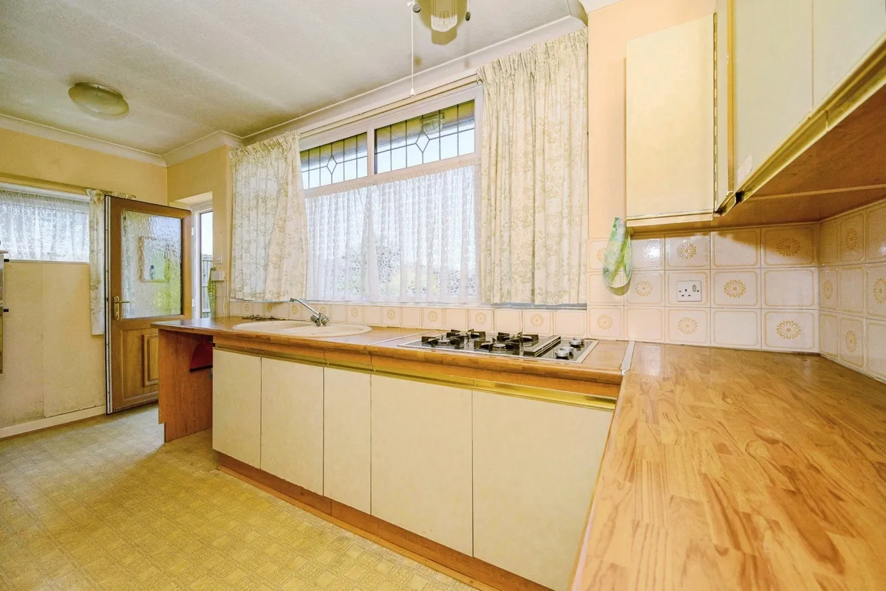 Neville Road, Luton, Bedfordshire, LU3, photo 5