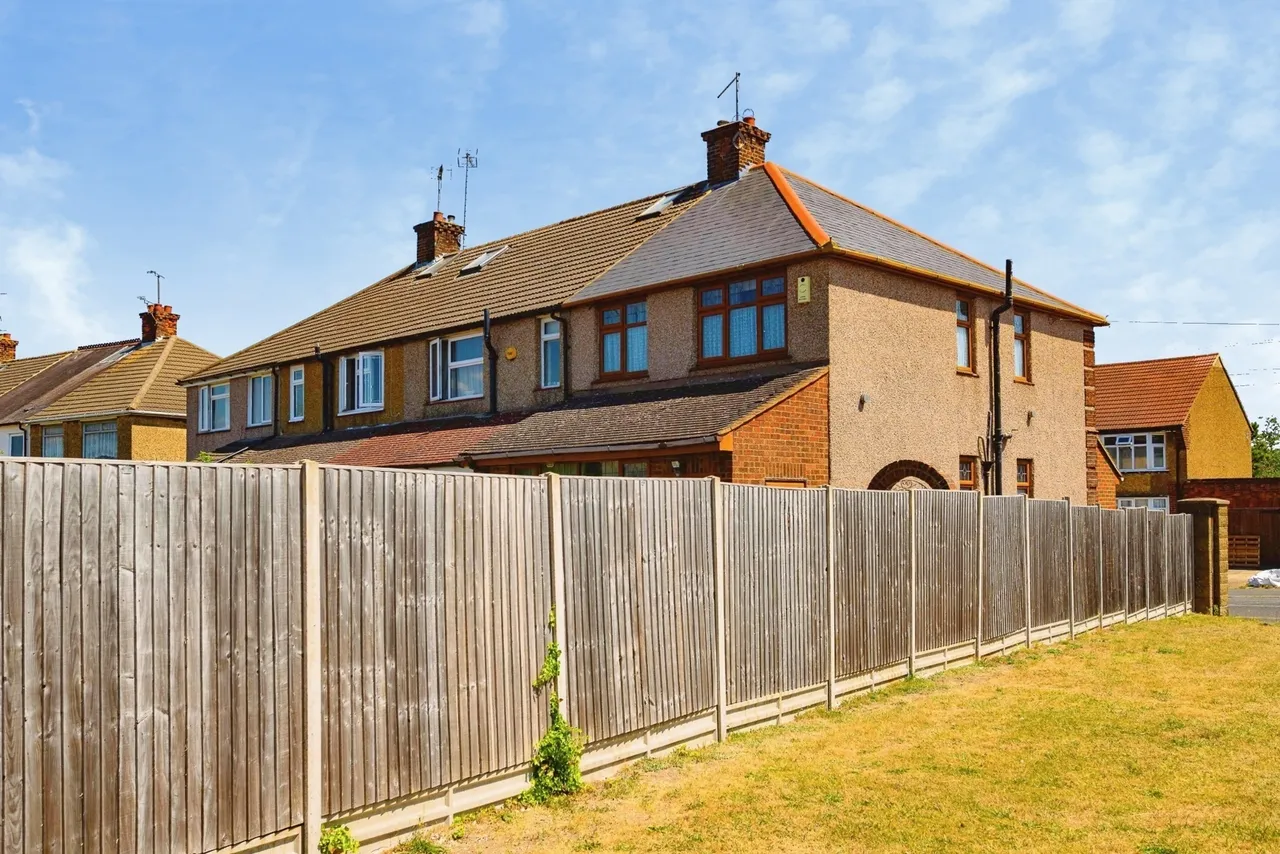 Neville Road, Luton, Bedfordshire, LU3, photo 17