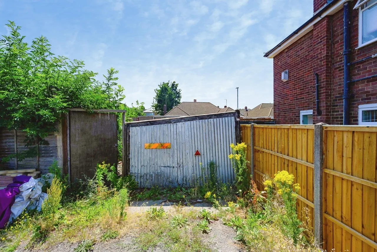 Neville Road, Luton, Bedfordshire, LU3, photo 16
