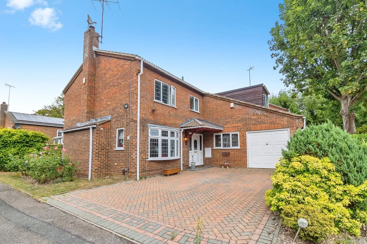 4 bed house for sale — Faulkners Way, Leighton Buzzard, Bedfordshire, LU7