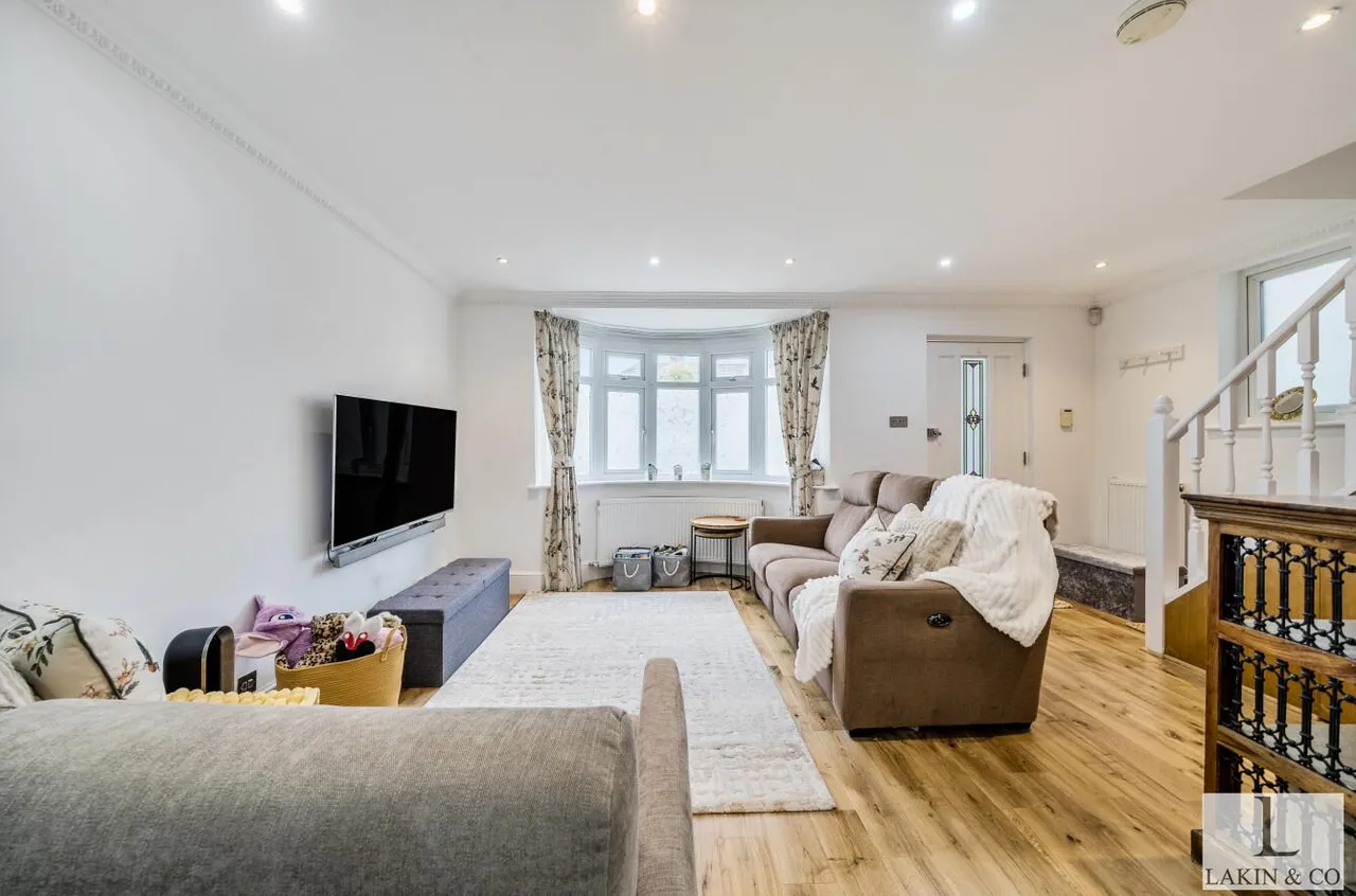 Clyfford Road, Ruislip, HA4 6PT, photo 2