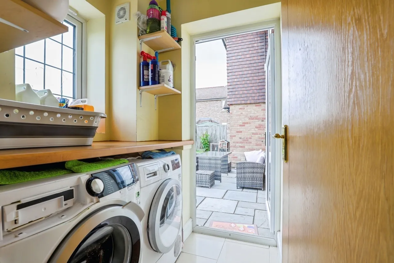Vicarage Lane, Upper Stoke, ME3, photo 12
