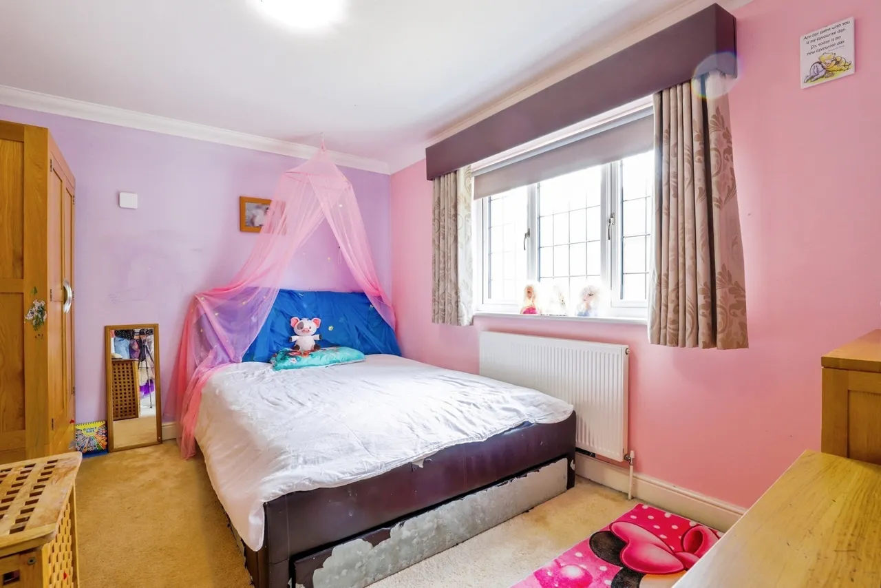 Vicarage Lane, Upper Stoke, ME3, photo 13