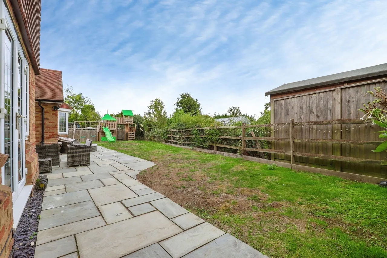 Vicarage Lane, Upper Stoke, ME3, photo 23