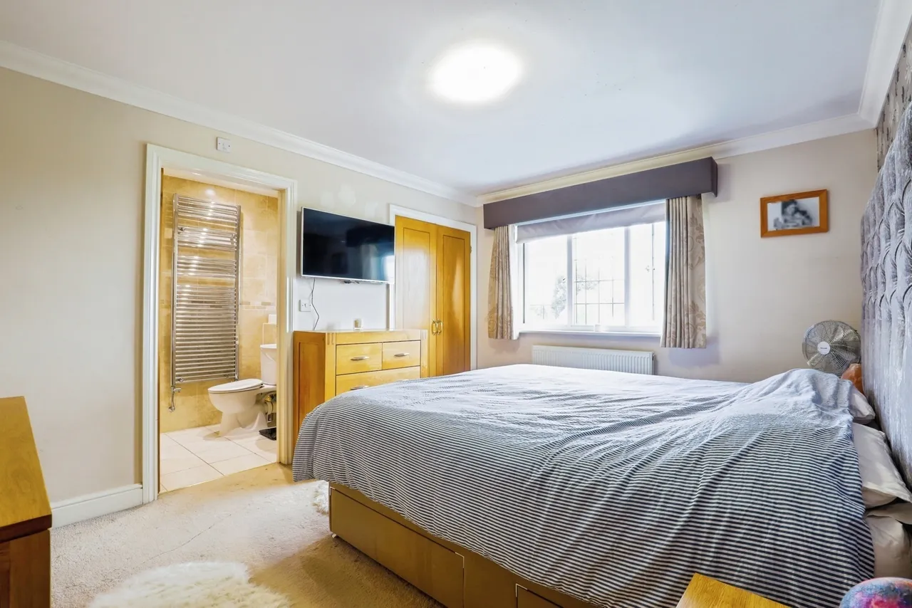 Vicarage Lane, Upper Stoke, ME3, photo 16