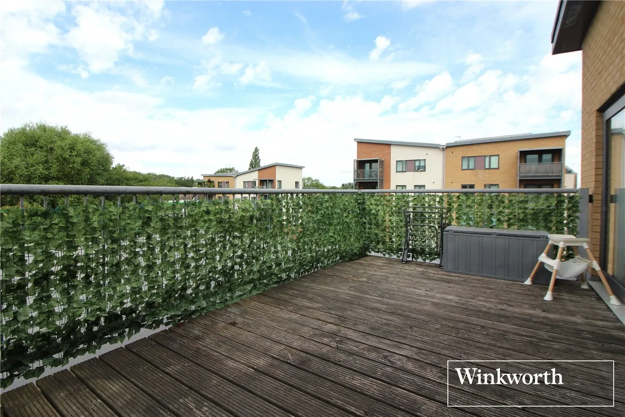 2 bed flat to rent — Lawford Court, Grade Close, Elstree, Hertfordshire, WD6