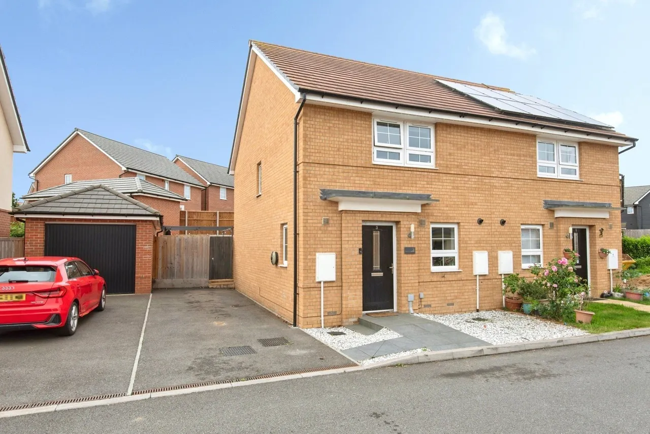 3 bed house for sale — Belpaire Close, Lower Stondon, Henlow, Hertfordshire, SG16