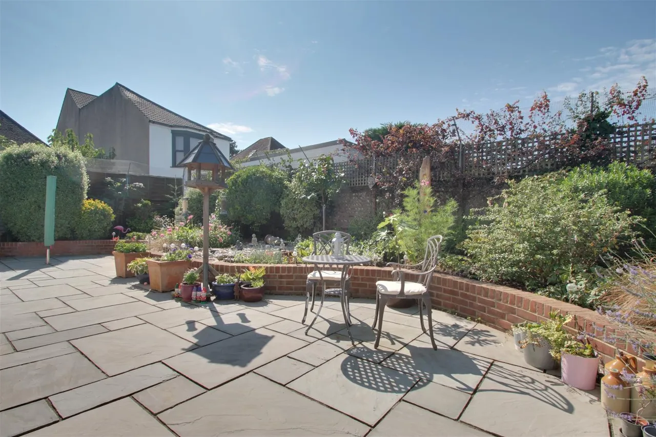 Ashwood Close, Worthing, photo 21