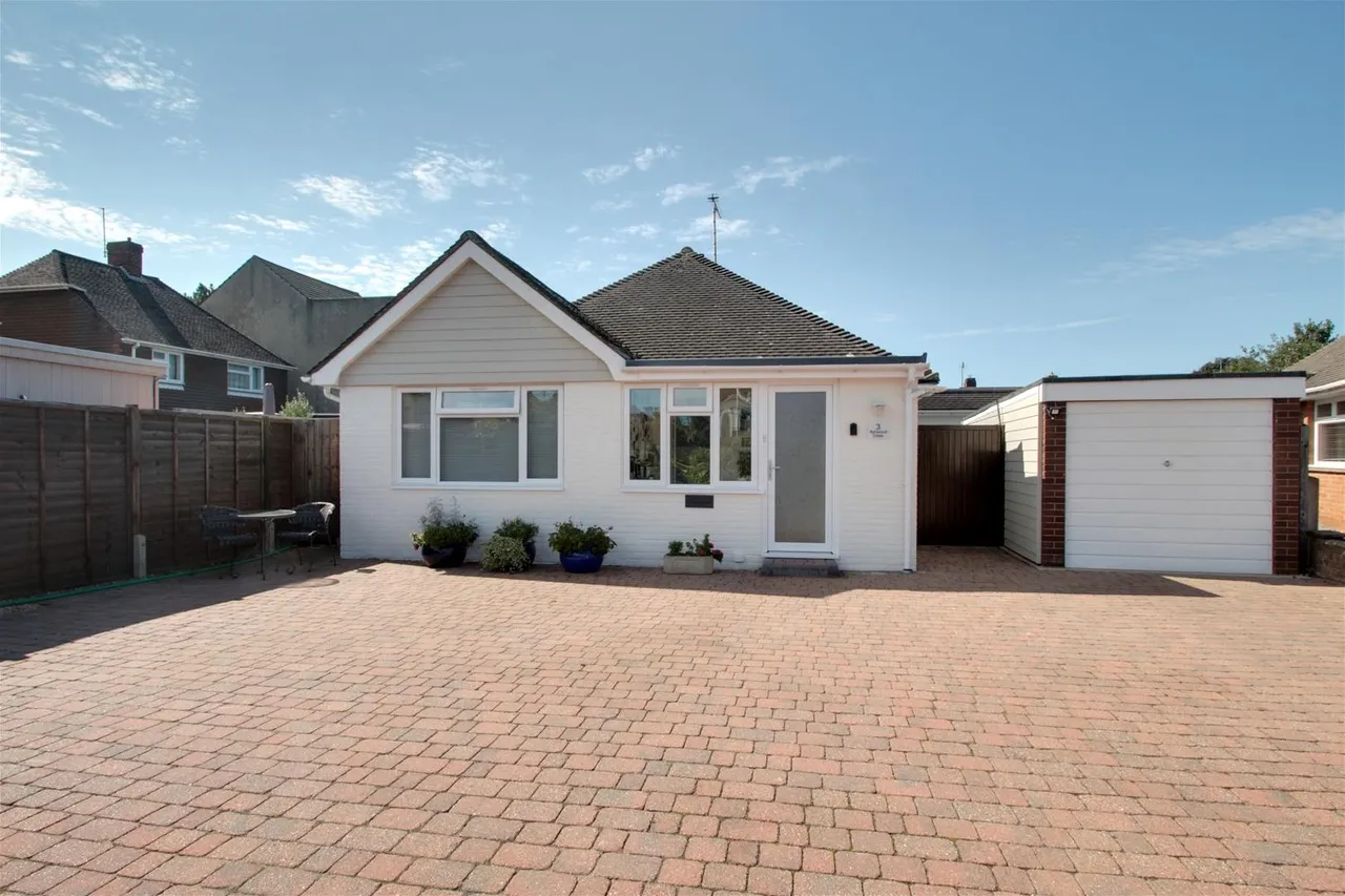 3 bed house for sale — Ashwood Close, Worthing