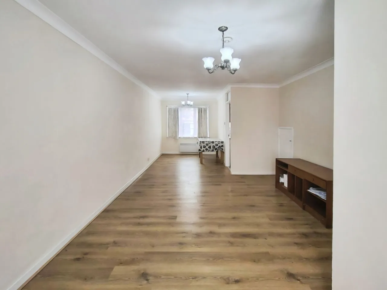 3 bed house to rent — Brompton Close, Hounslow