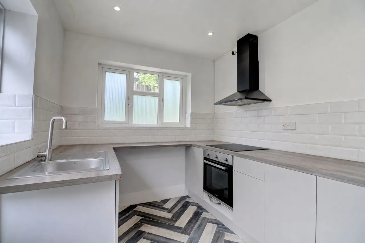 Hughenden Avenue, High Wycombe, HP13, photo 3