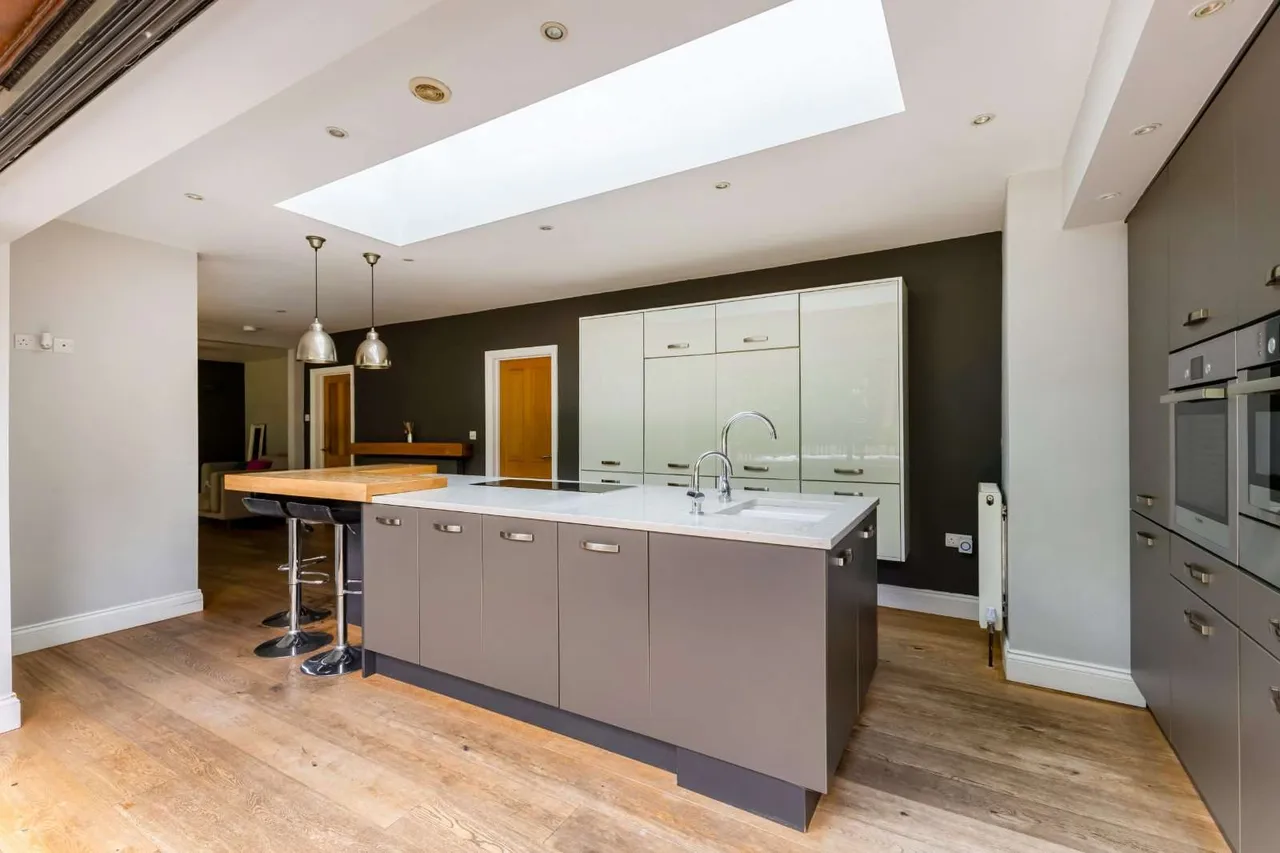 Pankridge Street, Crondall, Farnham, Hampshire, GU10 5RA, photo 8
