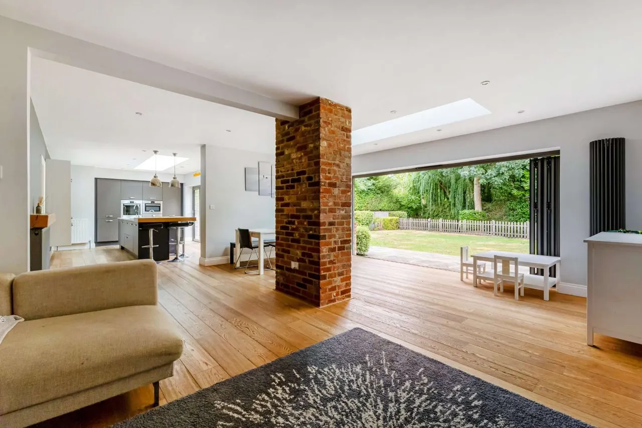 Pankridge Street, Crondall, Farnham, Hampshire, GU10 5RA, photo 6
