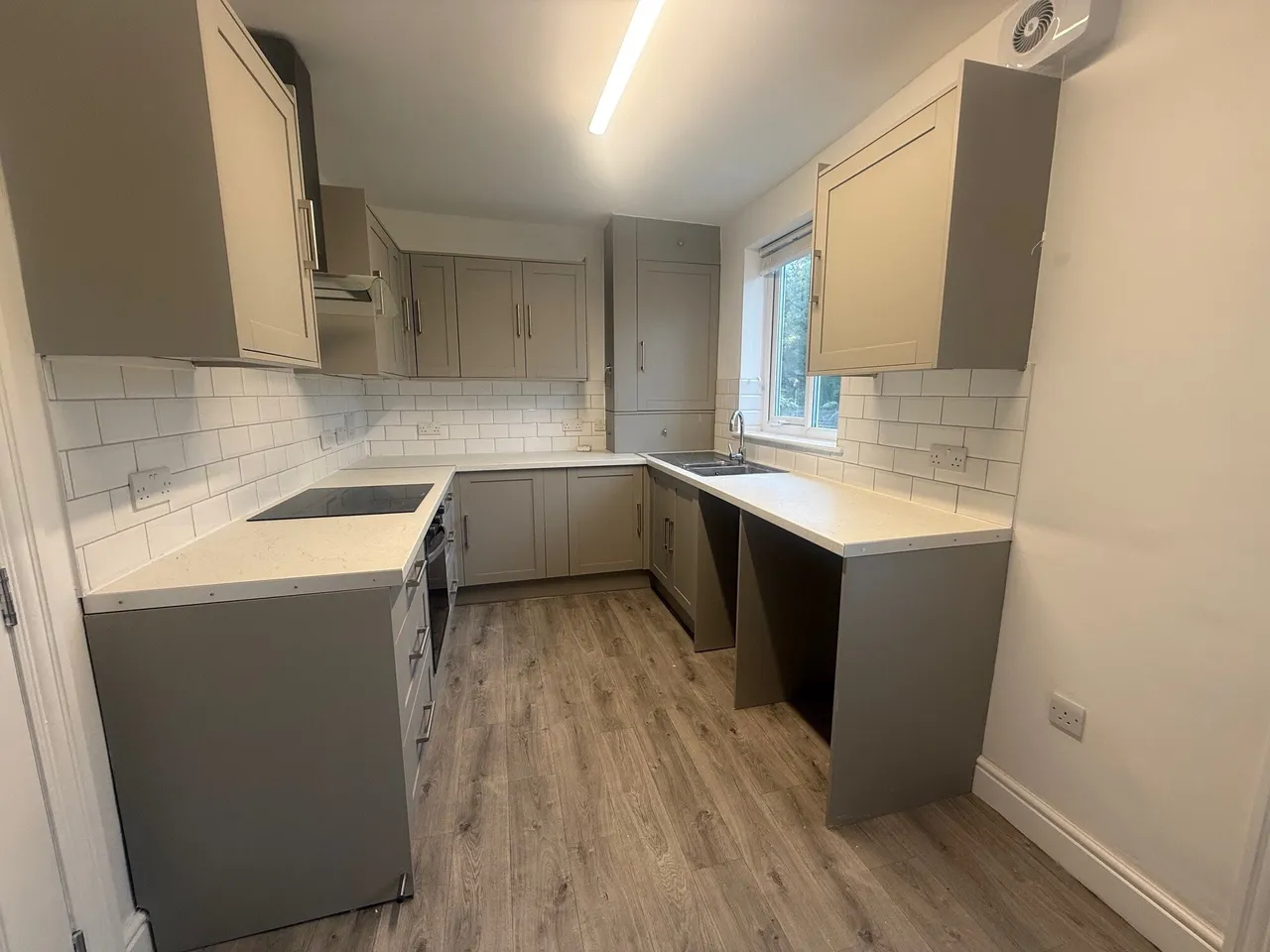 3 bed house to rent — Leeds Road, Castleford