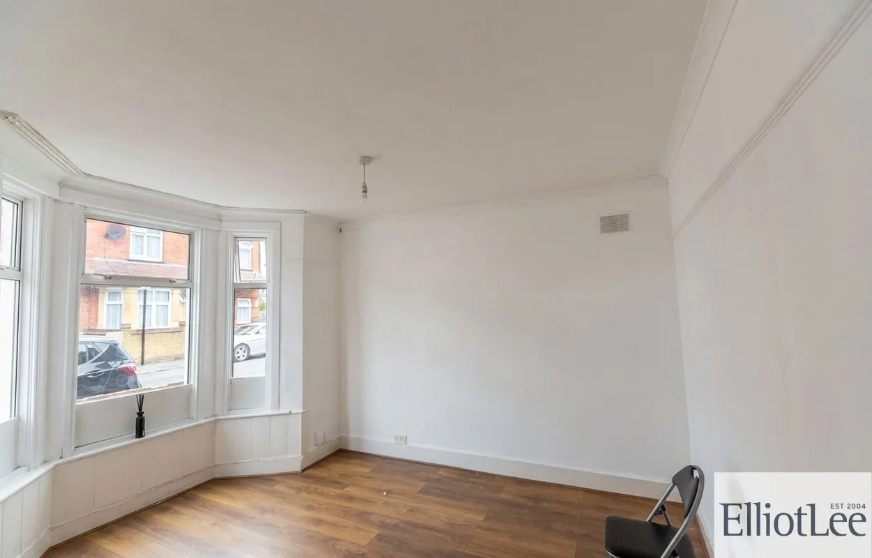 Oaklands Road, London, W7, photo 2