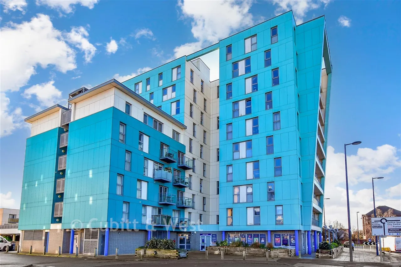 2 bed flat for sale, Fratton Way, Southsea, PO4