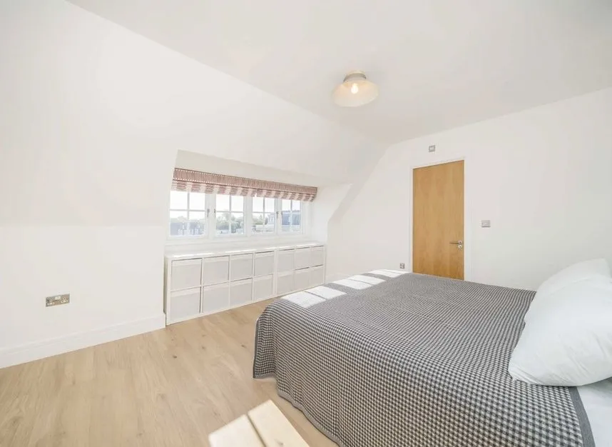 Bridge Road, East Molesey, KT8, photo 4