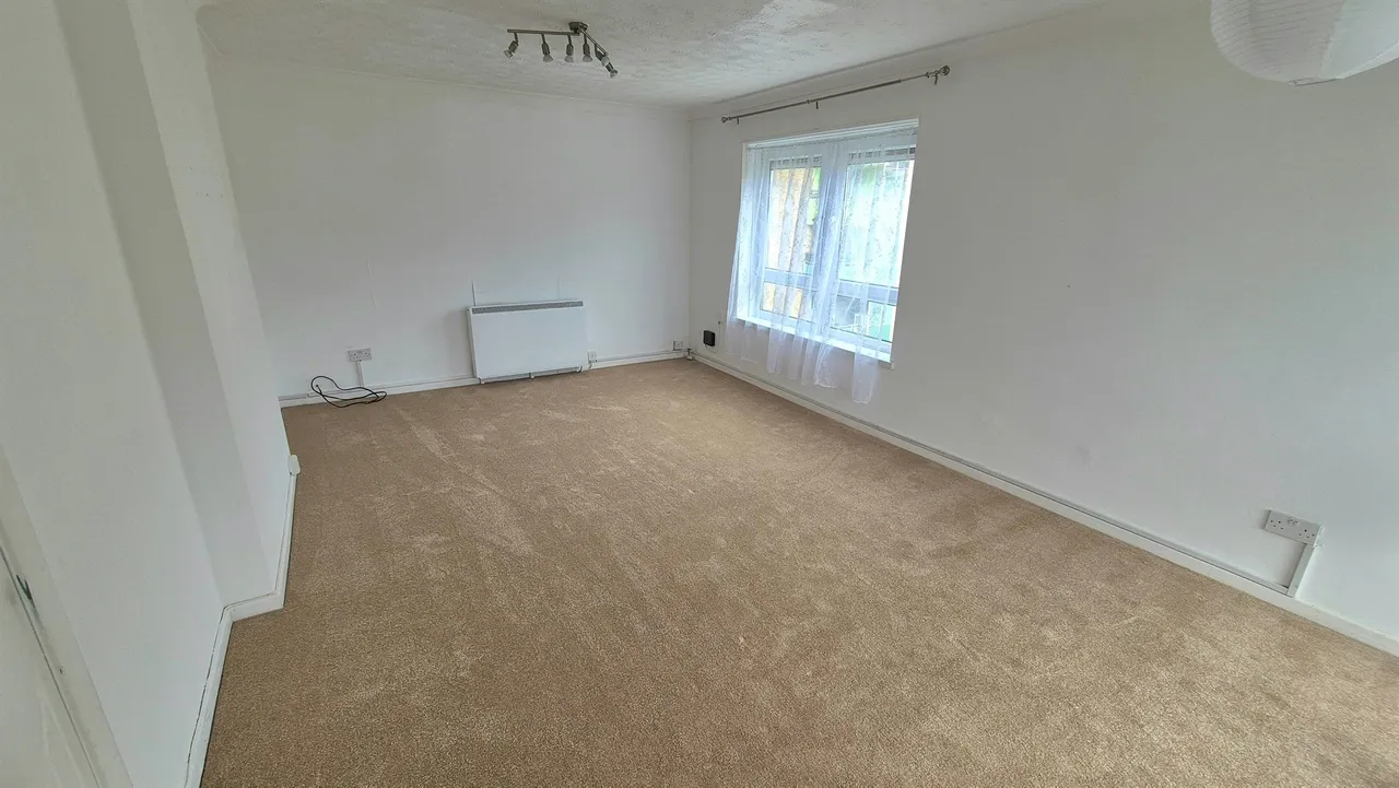 Linford Crescent, Southampton, SO16, photo 2