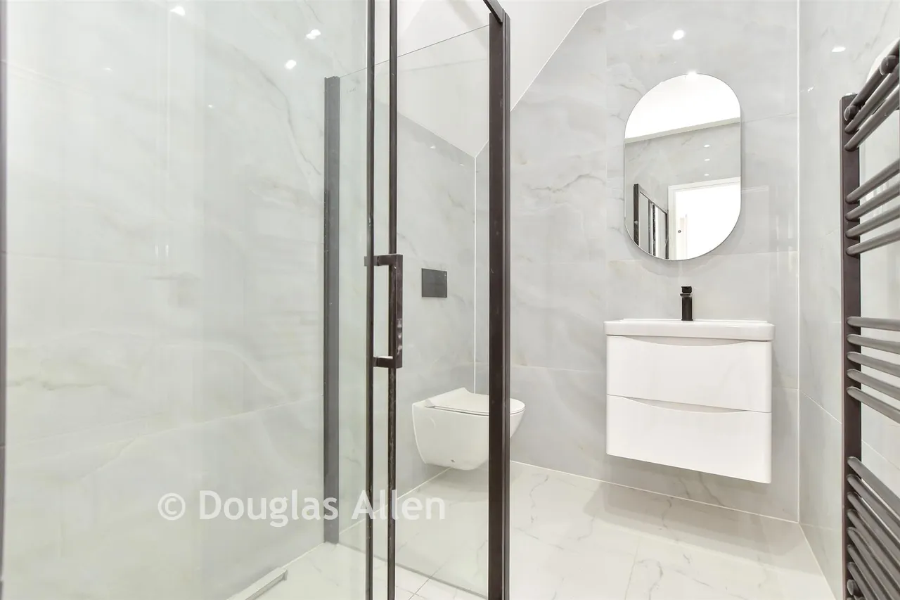 Freshwell Avenue, Romford, RM6, photo 12