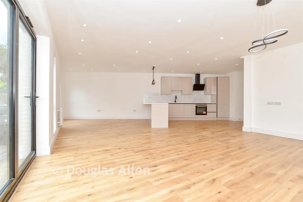 Freshwell Avenue, Romford, RM6, photo 6