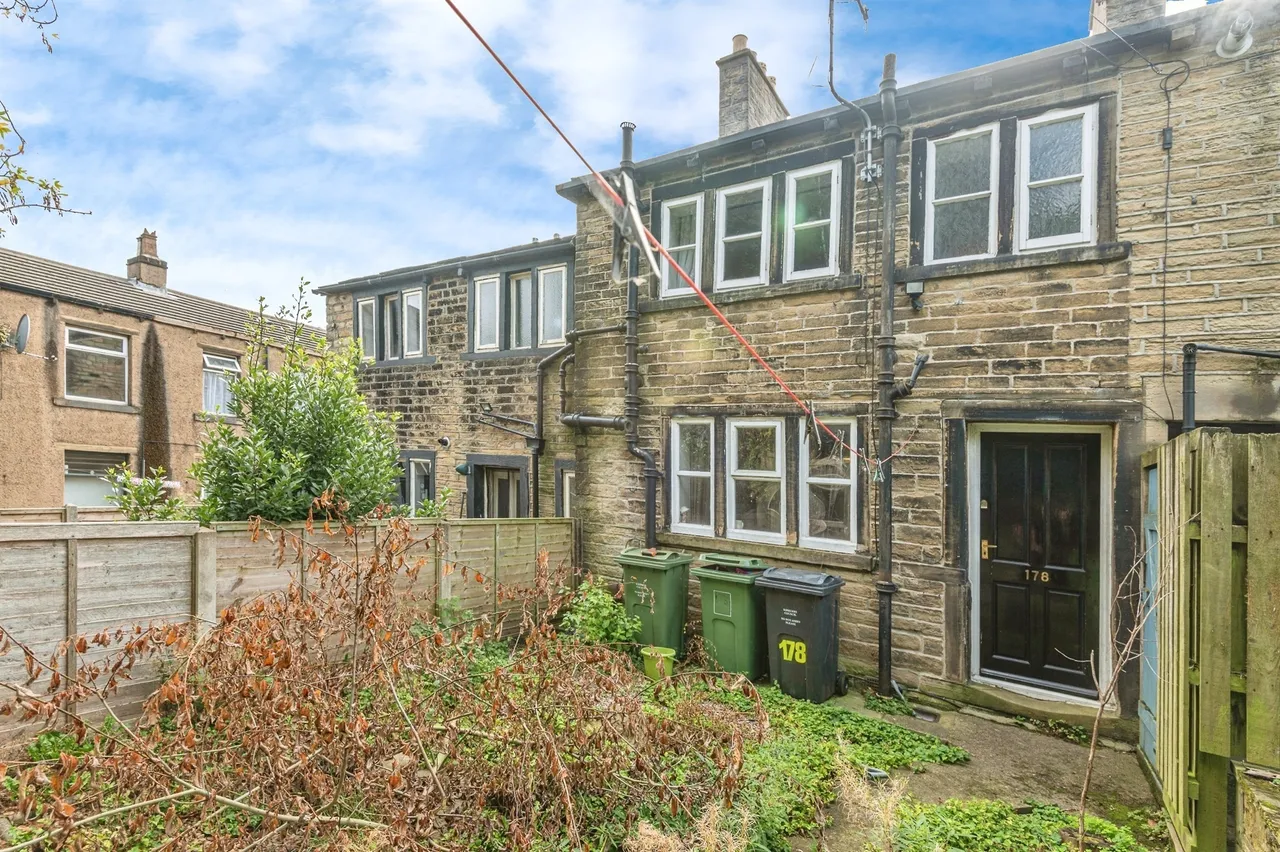 1 bed house for sale — Blackmoorfoot Road, Crosland Moor, Huddersfield