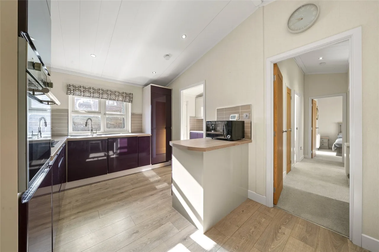 Chertsey Lane, Staines-upon-Thames, Surrey, TW18, photo 6