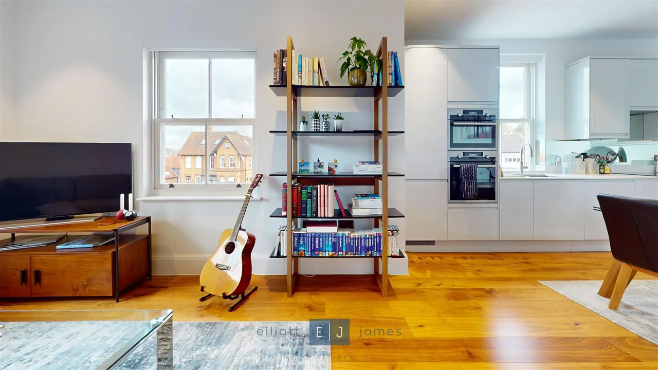 Connaught Avenue, Loughton, IG10, photo 8