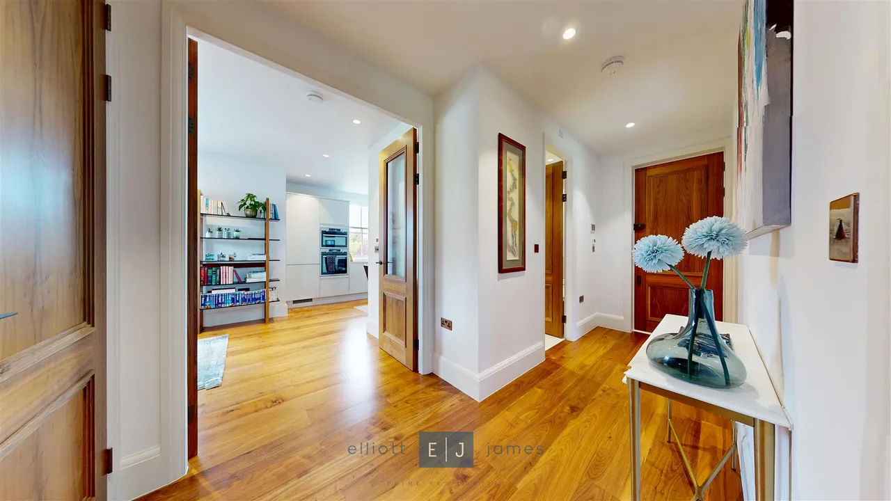 Connaught Avenue, Loughton, IG10, photo 3
