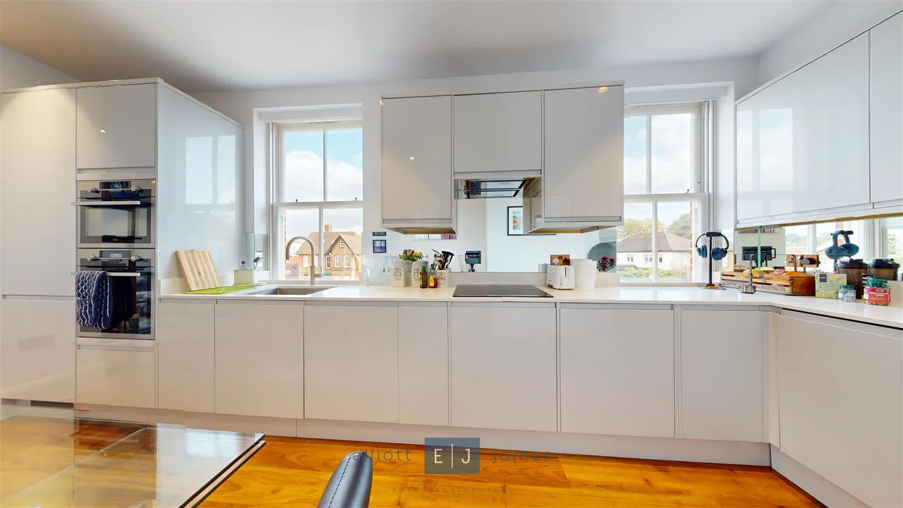 Connaught Avenue, Loughton, IG10, photo 5