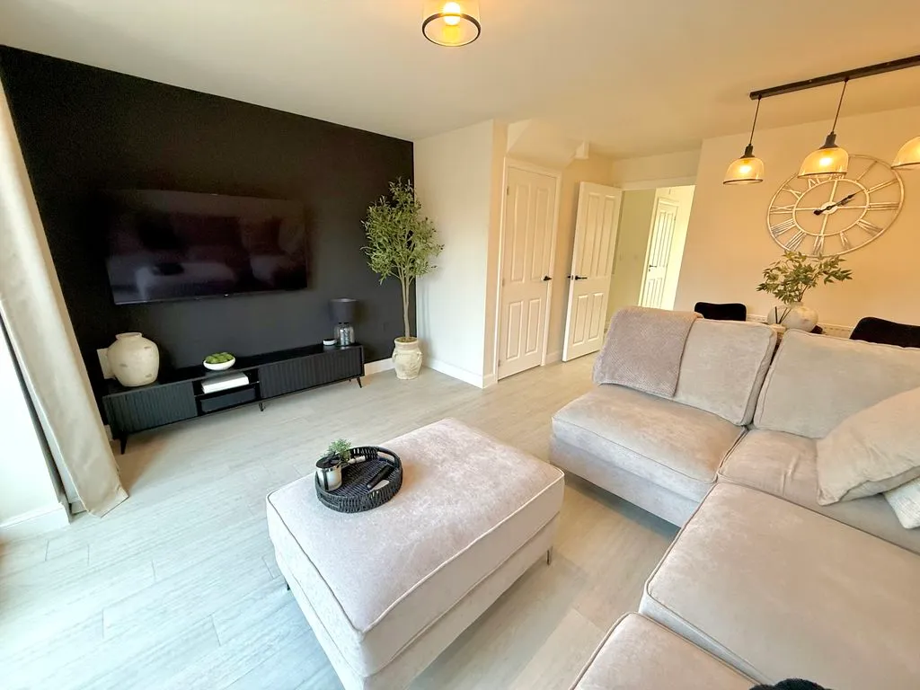 Betony Meadow, Linmere LU5 7AJ, photo 2