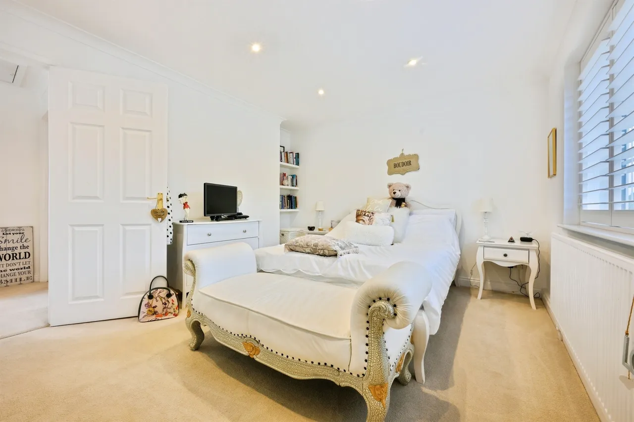 Parkway, Welwyn Garden City, photo 12
