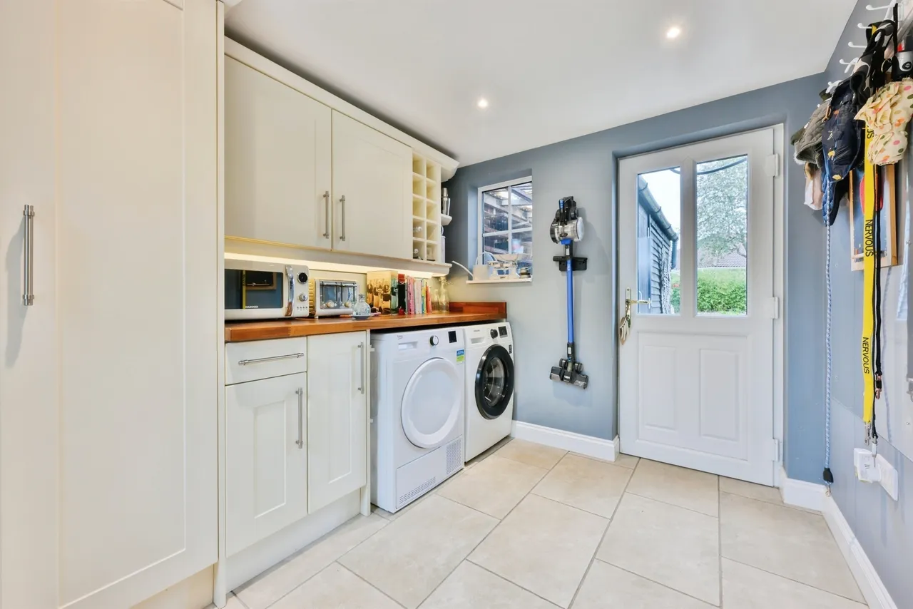 Parkway, Welwyn Garden City, photo 9