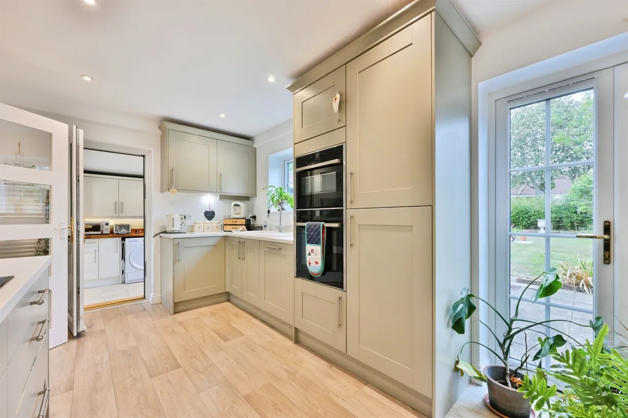 Parkway, Welwyn Garden City, photo 7
