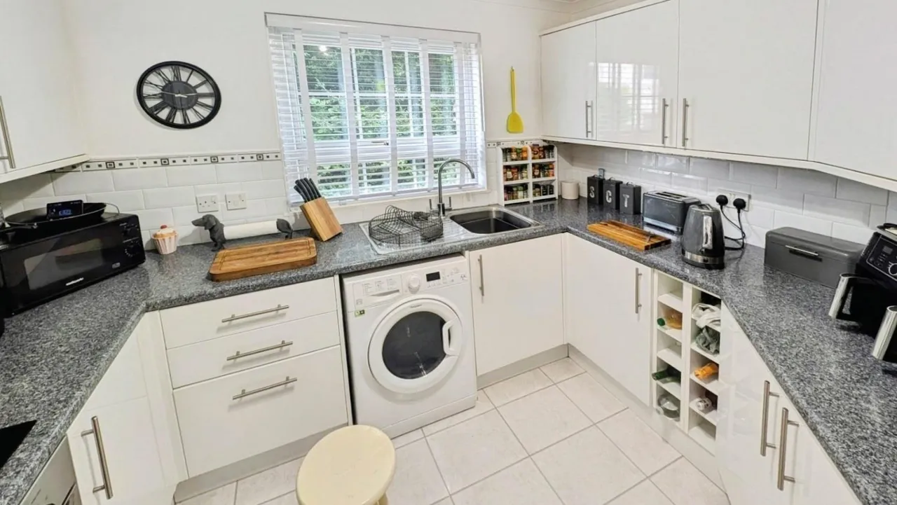 Gravel Hill Road, Yate, BS37, photo 5