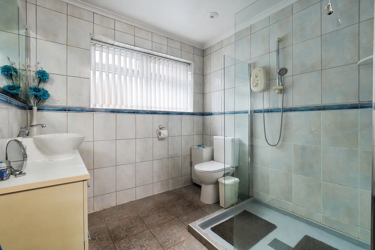 Moorsholm Drive, Wollaton, Nottingham, NG8, photo 12