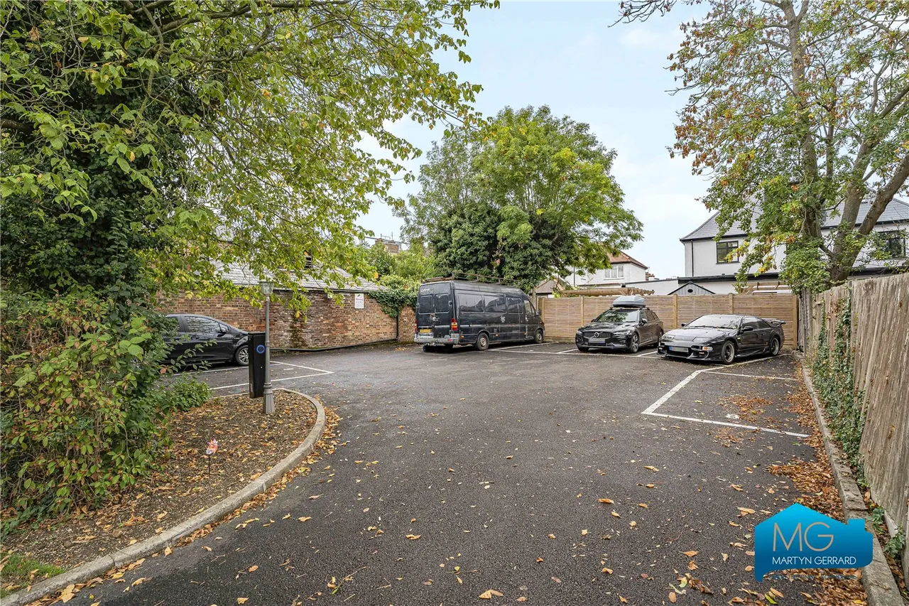 Gruneisen Road, London, N3, photo 15