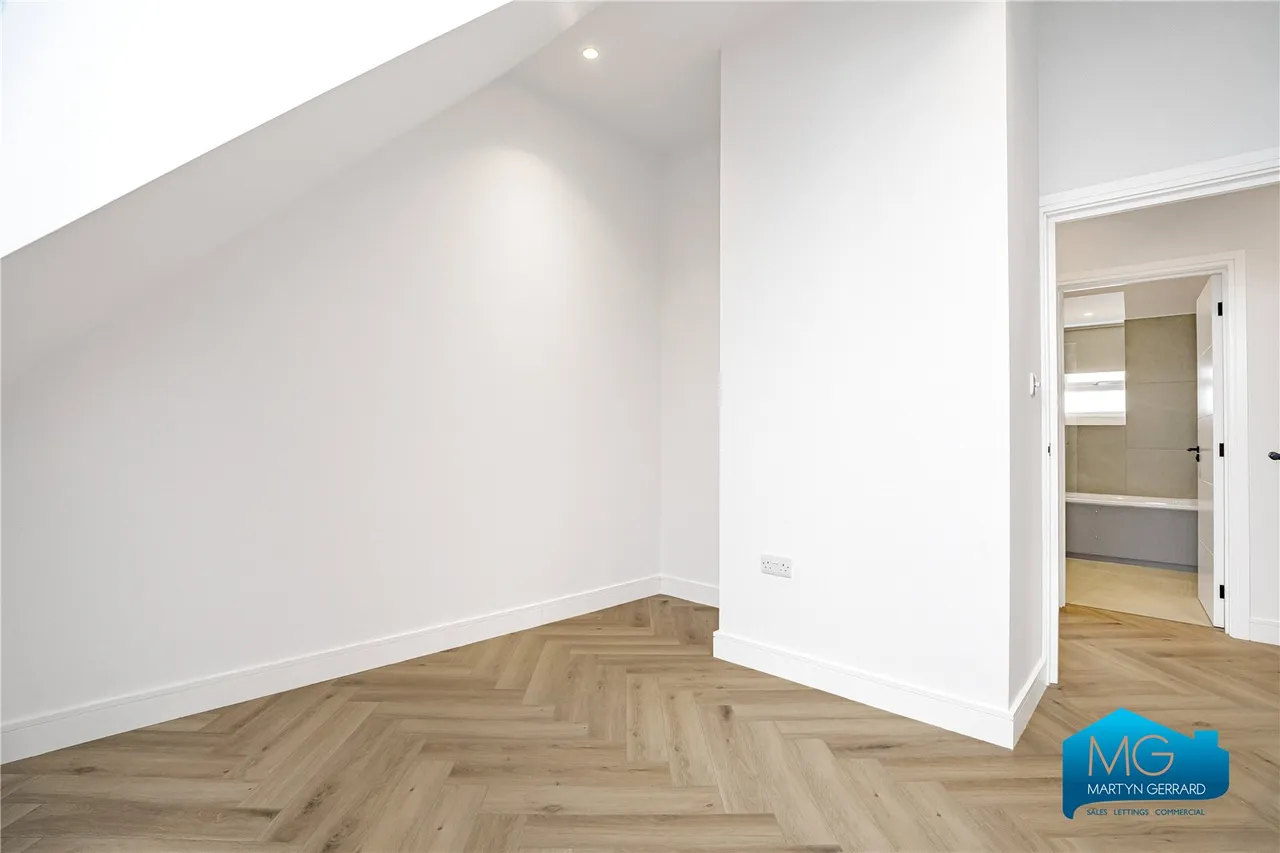 Gruneisen Road, London, N3, photo 8