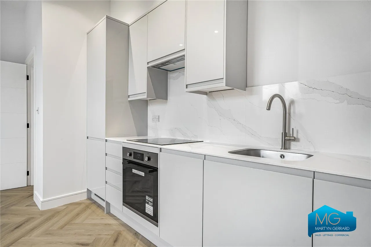 Gruneisen Road, London, N3, photo 10