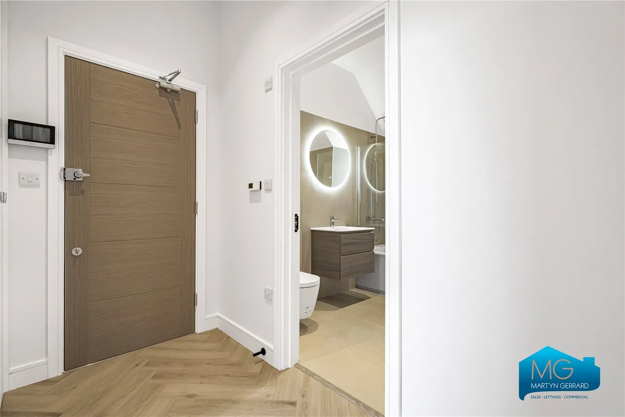 Gruneisen Road, London, N3, photo 12